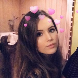 Meet your Posher, Danielle